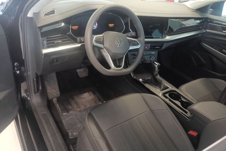 Used Volkswagen Passat 2024 280TSI Business Edition Center Console