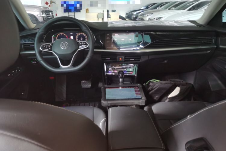 Used Volkswagen Passat 2024 380TSI Elite Edition Center Console
