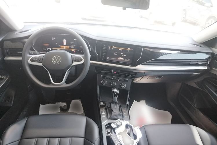 Used Volkswagen Passat 2024 280TSI Business Edition Center Console