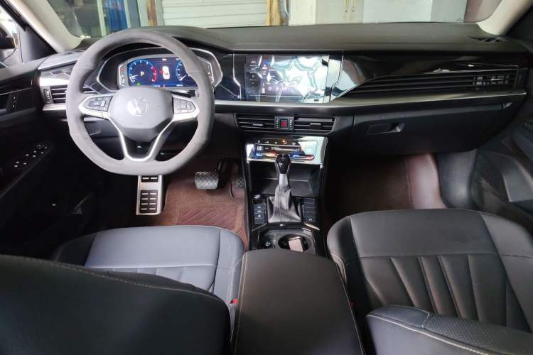 Used Volkswagen Passat 2024 380TSI Starry Dragon Edition Center Console