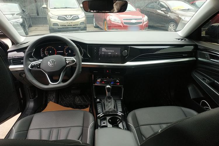 Used Volkswagen Passat 2024 380TSI Dragon Edition Center Console