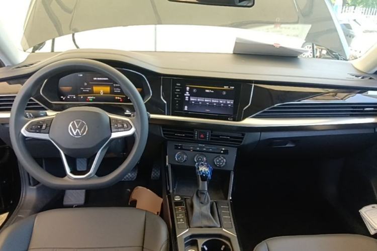 Used Volkswagen Passat 2024 280TSI Business Edition Center Console