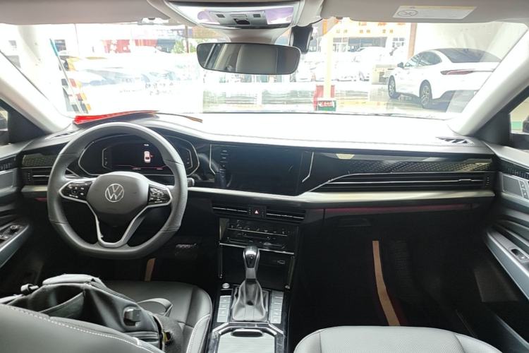 Used Volkswagen Passat 2024 380TSI Starry Luxury Edition Center Console