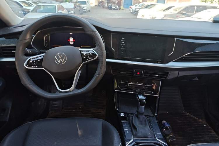 Used Volkswagen Passat 2024 330TSI Elite Edition Center Console