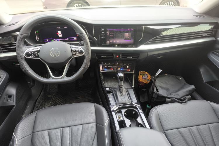 Used Volkswagen Passat 2024 330TSI Elite Edition Center Console