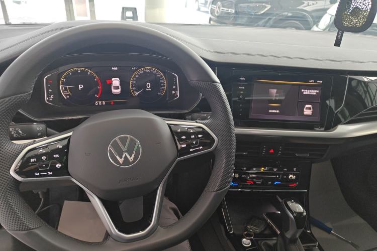 Used Volkswagen Passat 2024 380TSI Dragon Edition Center Console