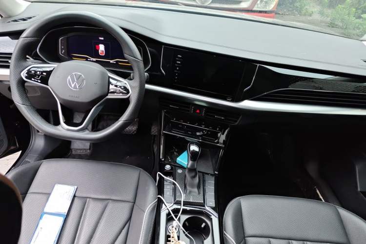 Used Volkswagen Passat 2024 330TSI Starry Elite Edition Center Console