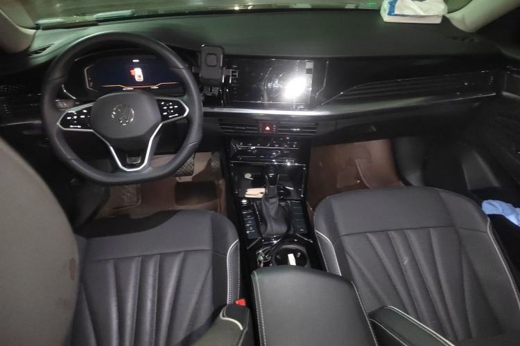 Used Volkswagen Passat 2024 330TSI Elite Edition Center Console