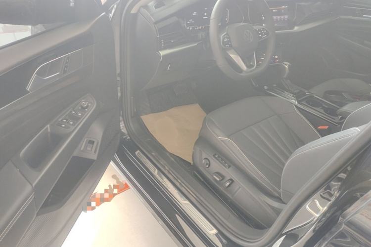 Used Volkswagen Passat 2024 380TSI Dragon Edition Driver Seat