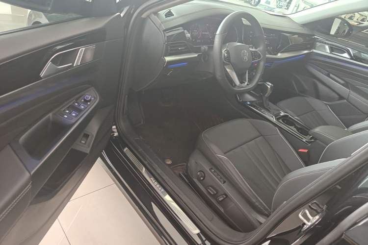 Used Volkswagen Passat 2024 380TSI Elite Edition Driver Seat