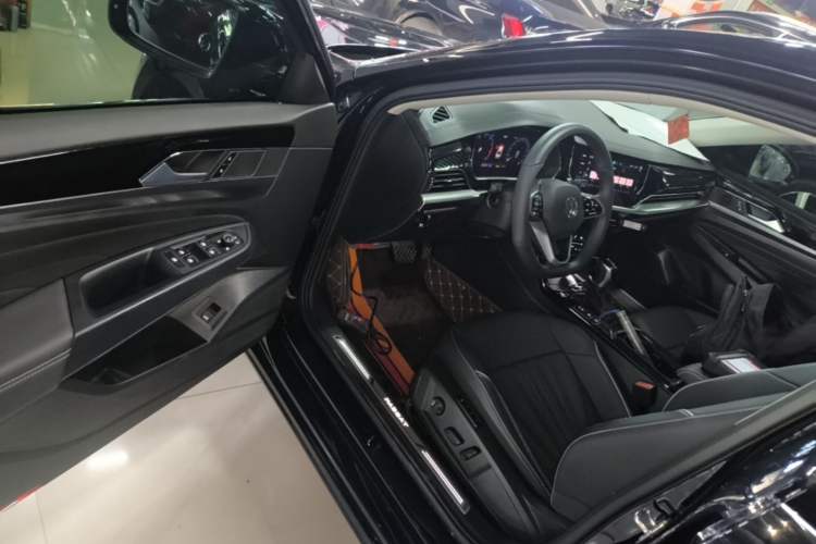 Used Volkswagen Passat 2024 380TSI Luxury Edition Driver Seat