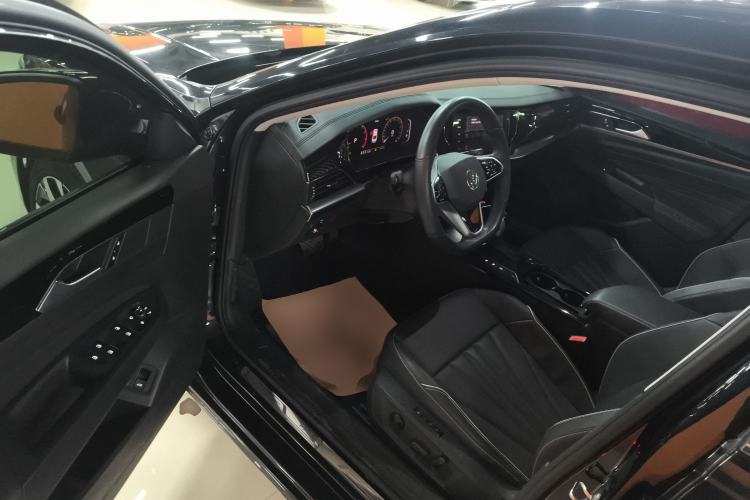 Used Volkswagen Passat 2024 380TSI Elite Edition Driver Seat