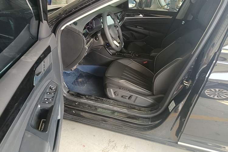 Used Volkswagen Passat 2024 330TSI Elite Edition Driver Seat