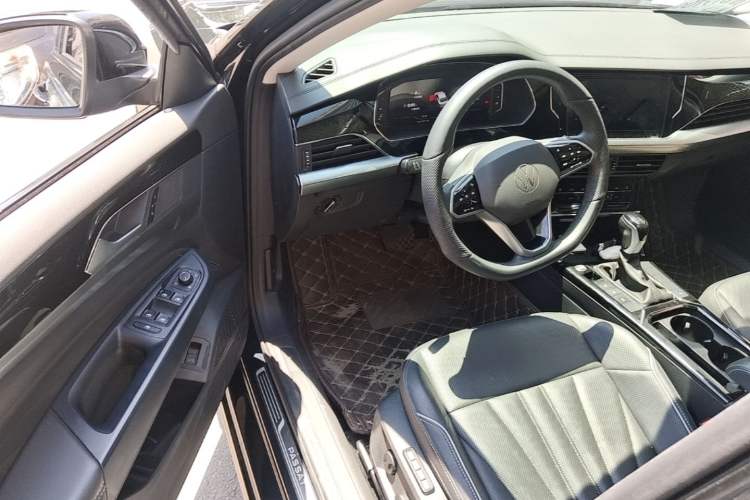 Used Volkswagen Passat 2024 380TSI Dragon Edition Driver Seat