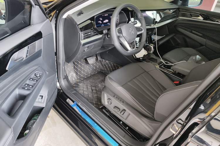 Used Volkswagen Passat 2024 380TSI Starry Dragon Edition Driver Seat