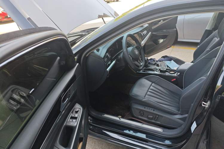 Used Volkswagen Passat 2024 380TSI Dragon Glory Edition Driver Seat