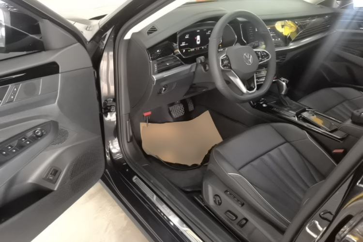 Used Volkswagen Passat 2024 380TSI Starry Dragon Edition Driver Seat
