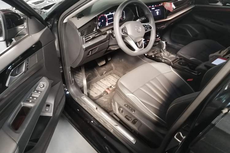 Used Volkswagen Passat 2024 380TSI Luxury Edition Driver Seat