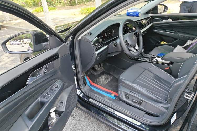 Used Volkswagen Passat 2024 380TSI Dragon Edition Driver Seat