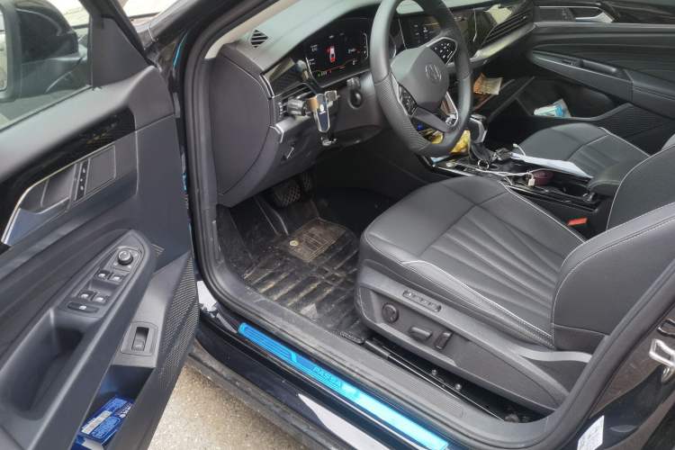 Used Volkswagen Passat 2024 380TSI Dragon Edition Driver Seat