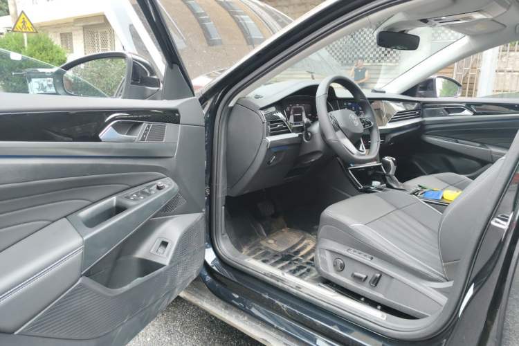 Used Volkswagen Passat 2024 380TSI Dragon Glory Edition Driver Seat