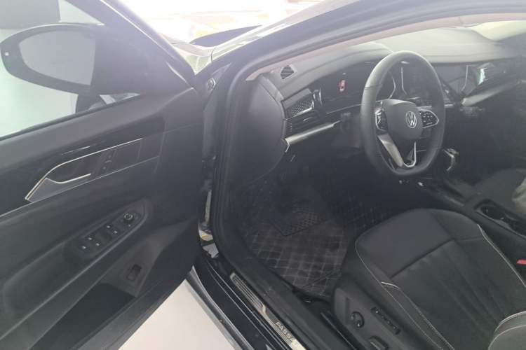 Used Volkswagen Passat 2024 330TSI Elite Edition Driver Seat