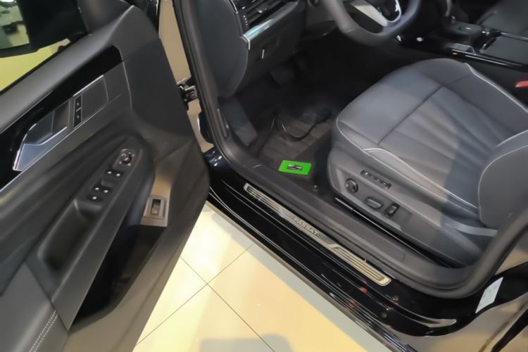 Used Volkswagen Passat 2024 380TSI Elite Edition Driver Seat