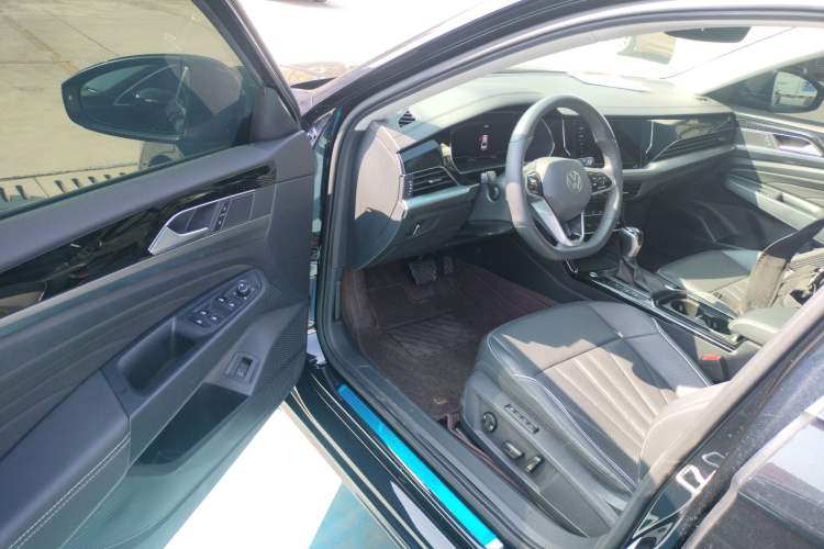 Used Volkswagen Passat 2024 330TSI Starry Elite Edition Driver Seat