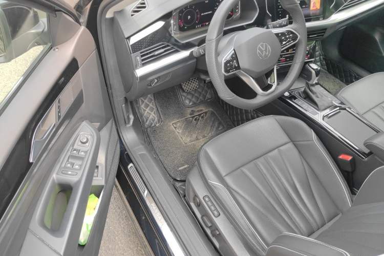 Used Volkswagen Passat 2024 380TSI Starry Dragon Edition Driver Seat
