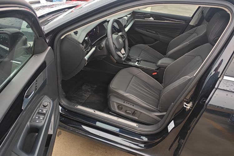 Used Volkswagen Passat 2024 380TSI Luxury Edition Driver Seat