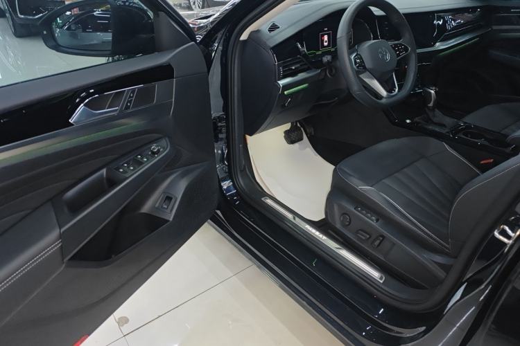 Used Volkswagen Passat 2024 380TSI Starry Dragon Edition Driver Seat