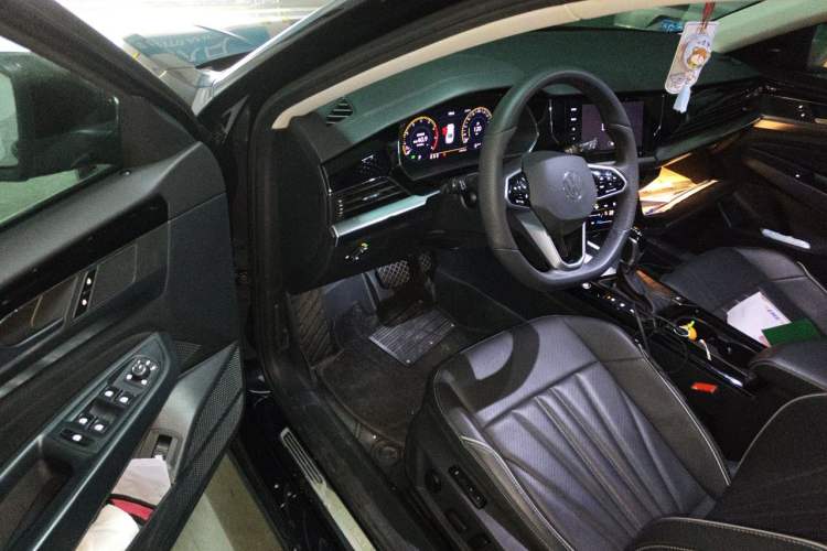 Used Volkswagen Passat 2024 380TSI Starry Elite Edition Driver Seat