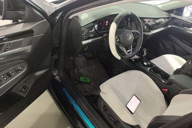 Used Volkswagen Passat 2024 380TSI Dragon Edition Driver Seat