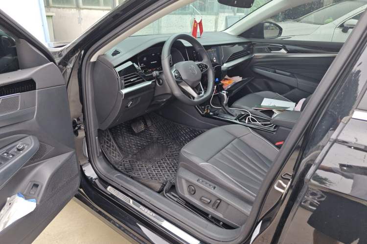 Used Volkswagen Passat 2024 380TSI Dragon Edition Driver Seat