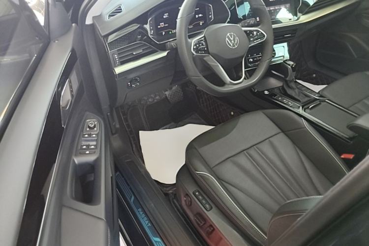 Used Volkswagen Passat 2024 280TSI Elite Edition Driver Seat