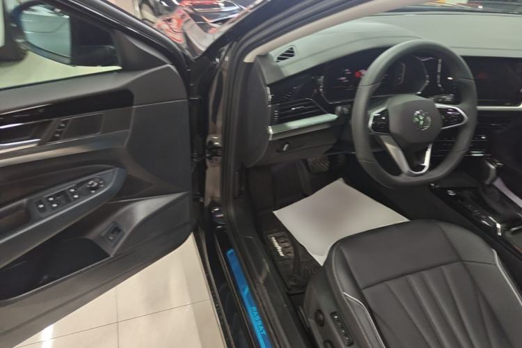 Used Volkswagen Passat 2024 380TSI Dragon Edition Driver Seat