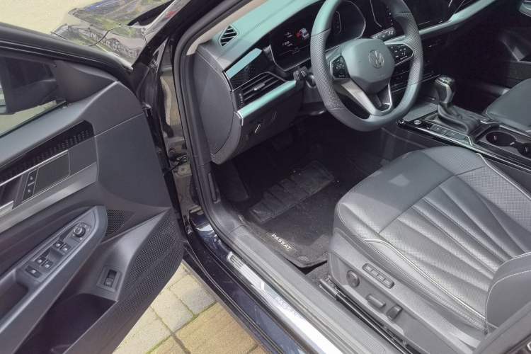 Used Volkswagen Passat 2024 380TSI Starry Dragon Edition Driver Seat