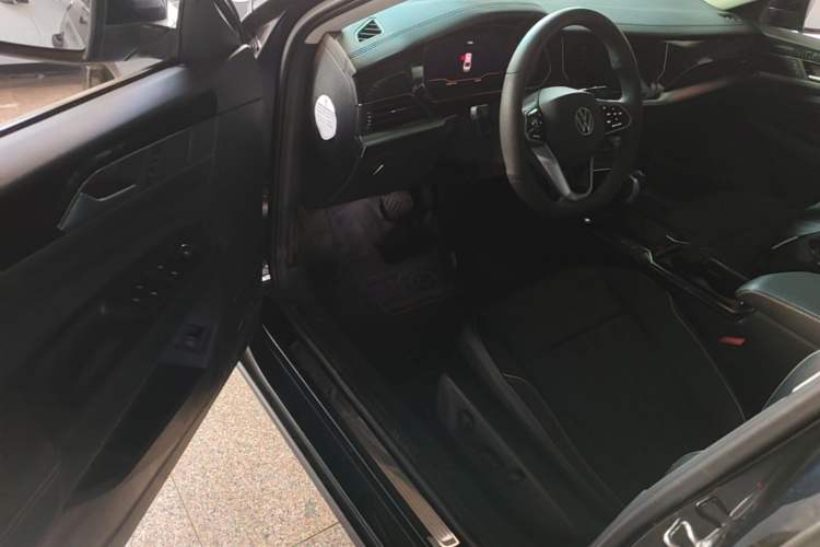 Used Volkswagen Passat 2024 330TSI Elite Edition Driver Seat