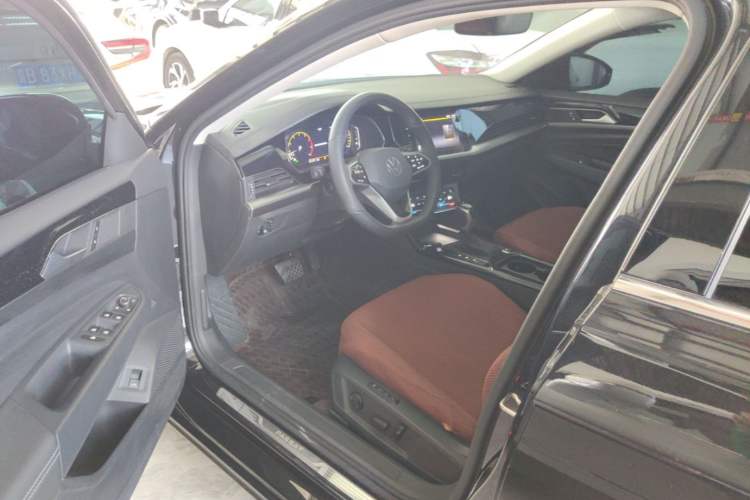Used Volkswagen Passat 2024 380TSI Dragon Edition Driver Seat