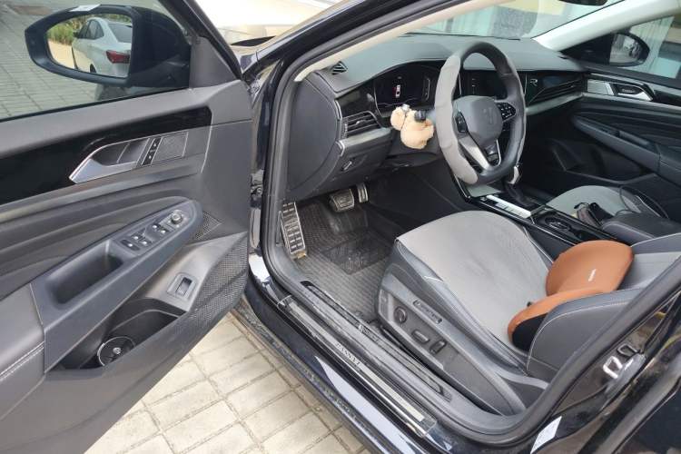 Used Volkswagen Passat 2024 330TSI Starry Elite Edition Driver Seat