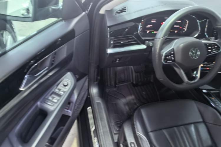 Used Volkswagen Passat 2024 380TSI Starry Dragon Edition Driver Seat