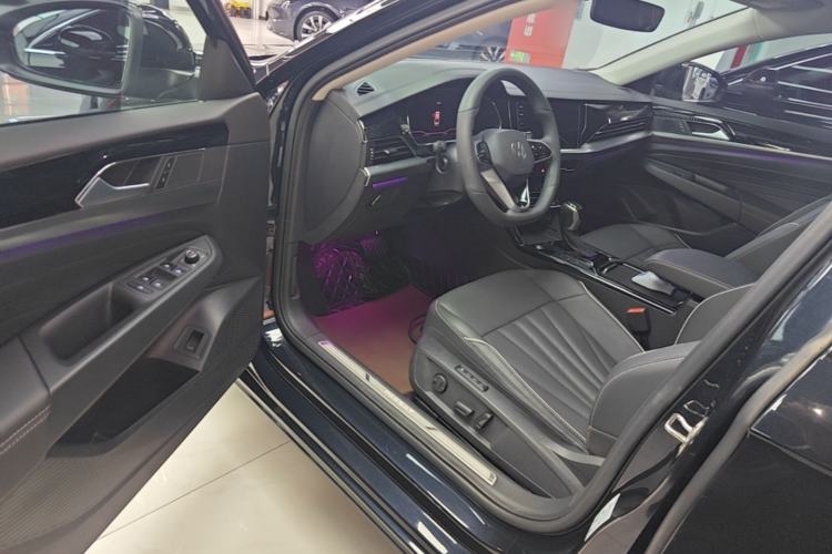 Used Volkswagen Passat 2024 380TSI Dragon Glory Edition Driver Seat