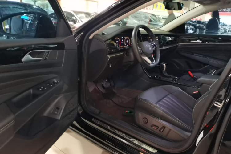 Used Volkswagen Passat 2024 330TSI Elite Edition Driver Seat