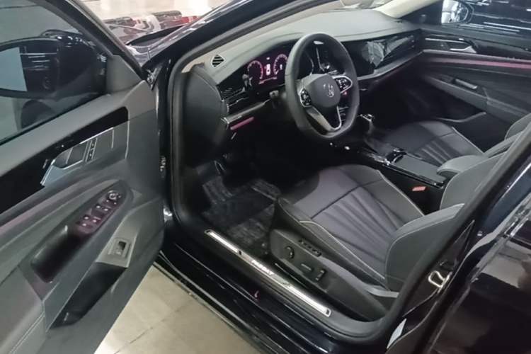 Used Volkswagen Passat 2024 380TSI Dragon Glory Edition Driver Seat
