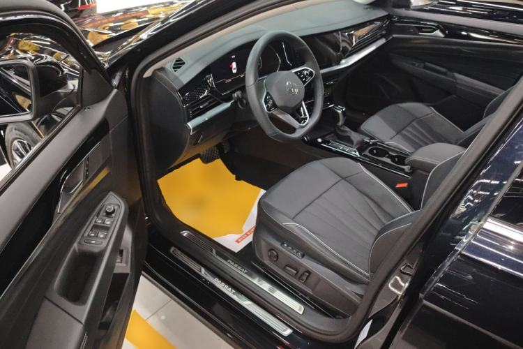 Used Volkswagen Passat 2024 330TSI Elite Edition Driver Seat