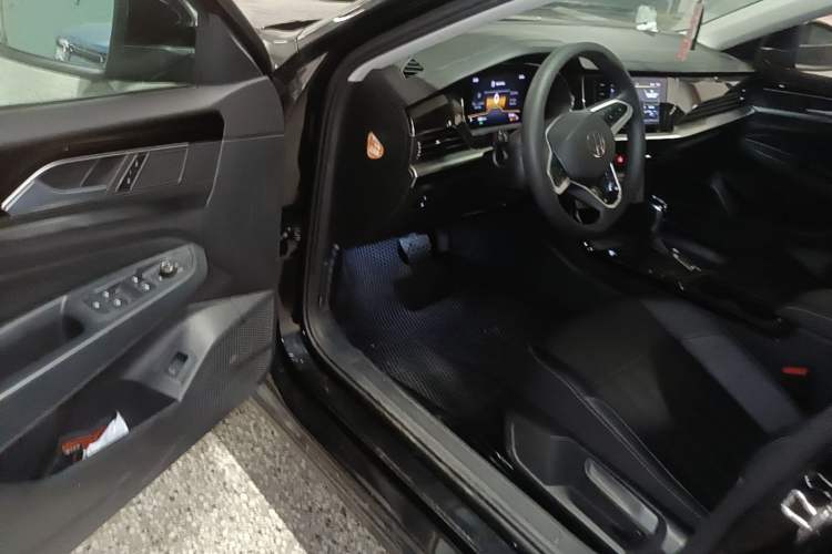 Used Volkswagen Passat 2024 280TSI Business Edition Driver Seat