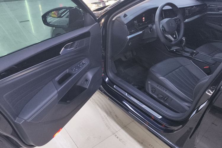 Used Volkswagen Passat 2024 380TSI Starry Dragon Edition Driver Seat