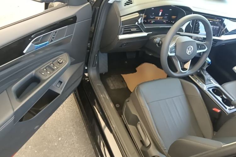 Used Volkswagen Passat 2024 280TSI Business Edition Driver Seat