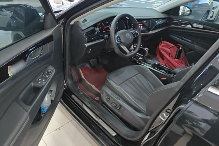 Used Volkswagen Passat 2024 330TSI Starry Elite Edition Driver Seat