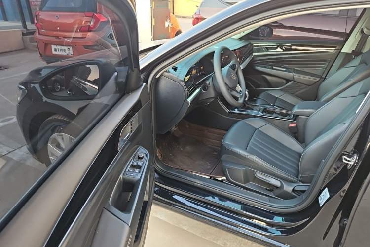 Used Volkswagen Passat 2024 280TSI Business Edition Driver Seat